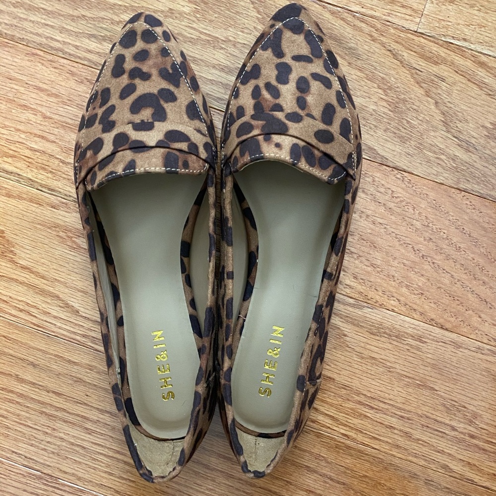 NEVER WORN Cheetah Print Loafers